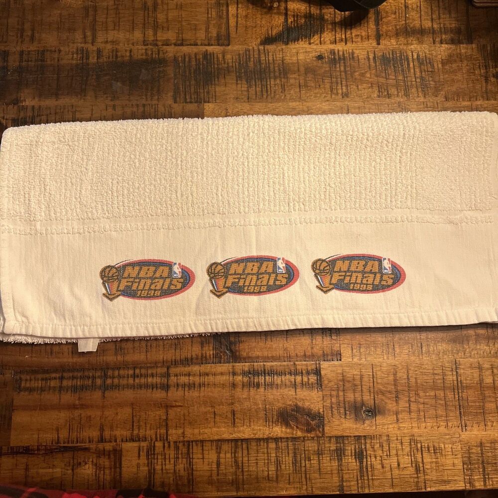 Vintage Rare 1998 NBA Finals Sideline Gym Towel  41.5”x21”